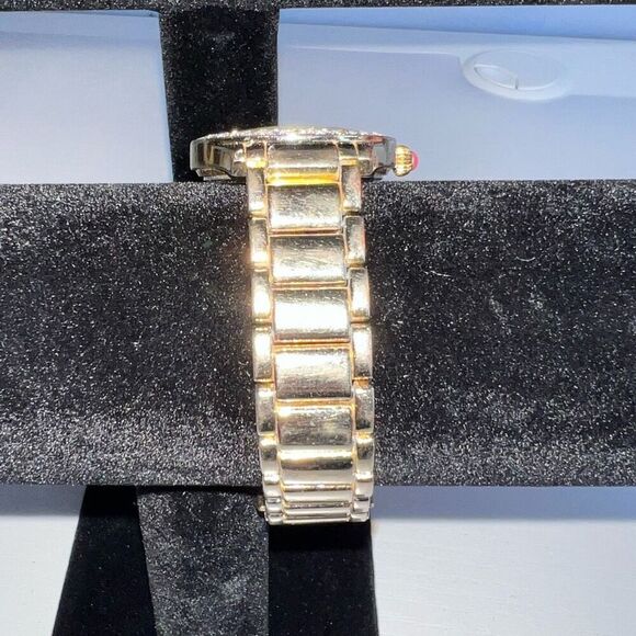 Betsey Johnson Gold Tone Crystal Bezel Gold Dial Bling Watch New Battery Sparkle - Picture 4 of 8